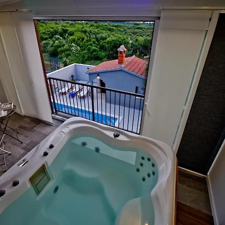 Villa Antea With Pool & Jacuzzi Villa