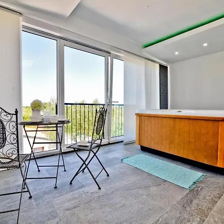 Villa Antea With Pool & Jacuzzi *