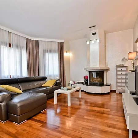 Villa Antea With Pool & Jacuzzi Villa