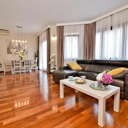 Villa Antea With Pool & Jacuzzi